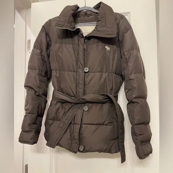 Abercrombie & Fitch puffer jacket 🫎 - Picture 2 of 6